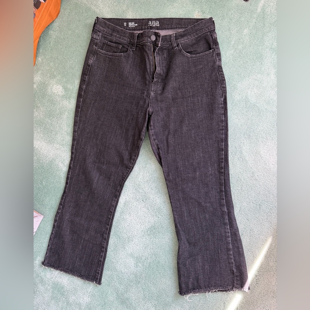 a.n.a Women's Straight Leg Jeans in Charcoal